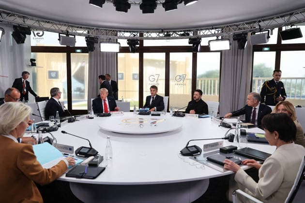 G7 Summit - Meeting With President Zelensky Keir Starmer, Prime Minister of the United Kingdom, US President Donald Trump, French President Emmanuel Macron, Ukrainian President Volodymyr Zelensky, Canadian Prime Minister Mark Carney, Italian Prime Minister Giorgia Meloni, and Japanese Prime Minister Sanae Takaichi during a meeting with Ukrainian President Volodymyr Zelensky during the G7 summit in Evian, France on June 16, 2026. Photo by Dominique Jacovides Pool ABACAPRESS.COM Evian France  Copyright: xJacovidesxDominique Pool ABACAx