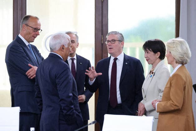 G7 Summit - Meeting With President Zelensky Ukrainian President Volodymyr Zelensky meets with German Chancellor Friedrich Merz, European Council President António Costa, British Prime Minister Keir Starmer, Japanese Prime Minister Sanae Takaichi, and European Commission President Ursula von der Leyen during a meeting with the President of Ukraine at the G7 summit in Evian, France on June 16, 2026. Photo by Dominique Jacovides Bestimage ABACAPRESS.COM Evian France  Copyright: xJacovidesxDominique Pool ABACAx