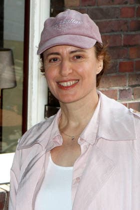 Maren Eggert beim Fototermin am Rande der Dreharbeiten zum ARD Film Risotto brutale am 16.06.2026 in Hamburg Am Set vom ARD Film Risotto brutale mit Axel Milberg und Maren Eggert in Hamburg *** Maren Eggert at a photo shoot during the filming of the ARD movie Risotto brutale on June 16, 2026, in Hamburg On the set of the ARD movie Risotto brutale with Axel Milberg and Maren Eggert in Hamburg,detected_source_language 