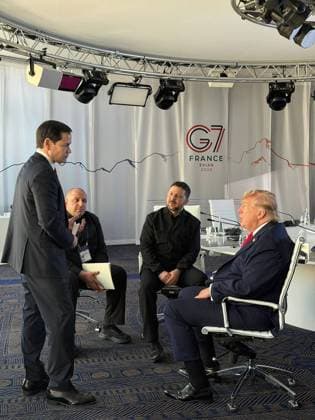 Trump, Zelenskyy meet on sidelines of G7 summit in France EVIAN-LES-BAINS, FRANCE - JUNE 16: (----EDITORIAL USE ONLY - MANDATORY CREDIT - UKRAINIAN PRESIDENCY HANDOUT - NO MARKETING NO ADVERTISING CAMPAIGNS - DISTRIBUTED AS A SERVICE TO CLIENTS----) Ukrainian President Volodymyr Zelenskyy meets with US President Donald Trump on the sidelines of the Group of Seven summit in Evian-les-Bains, France on June 16, 2026. US Secretary of State Marco Rubio (L) and Ukraine s National Security and Defense Council Secretary Rustem Umerov (2nd L) also attended the meeting. Ukrainian Presidency Handout Anadolu Evian-les-Bains France. Editorial use only. Please get in touch for any other usage.  Copyright: x2026xAnadoluxUkrainianxPresidencyx xHandoutx