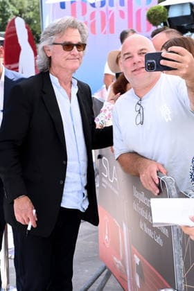 IPA85748669 - Monte Carlo, 65th Monte Carlo Television Festival - Kurt Russell with fans - Kurt Russell  Copyright: xAlbertoxTerenghix xAlbertoxTerenghix 85748669