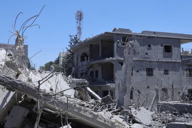 Aftermath of Israeli attacks visible in Lebanon s Sahmar following U.S.-Iran deal BEKAA VALLEY, LEBANON - JUNE 16: A view of destruction caused by an Israeli strike in the town of Sahmar in Lebanon s Bekaa Valley on June 16, 2026. Damage to buildings is seen following the agreement reached between the United States and Iran. Ramiz Dallah Anadolu Sahmar Lebanon. Editorial use only. Please get in touch for any other usage.  Copyright: x2026xAnadoluxRamizxDallahx
