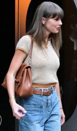 June 16, 2026, New York, New York, USA: American singer-songwriter Taylor Swift walks out of Electric Lady Studios in Greenwich Village in New York, New York on Tuesday, June 16, 2026 New York USA - ZUMAs152 20260616_faa_s152_018 Copyright: xKylexMazzax