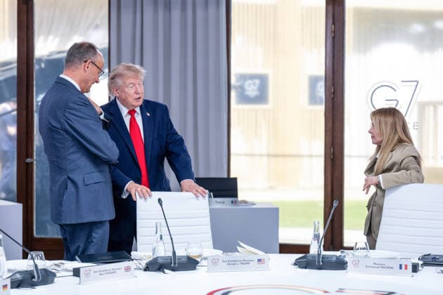 U.S. President Donald Trump speaks with German Chancellor Friedrich Merz and Italian Prime Minister Giorgia Meloni during a working lunch as part of the G7 summit in Evian, eastern France, on June 16, 2026. A G7 summit is set to take place June 15–17 in the French town of Évian-les-Bains near Switzerland, and it will be attended by national leaders as well as the EU’s foreign policy chief and ministers from Brazil, Canada, the United Arab Emirates, and Turkey. Ammar Abd Rabbo Pool Bestimage Évian-les-Bains, France,detected_source_language  Copyright: xAmmarxAbdxRabbo Pool BestimagexAmmarxAbdxRabbo Pool Bestimagex