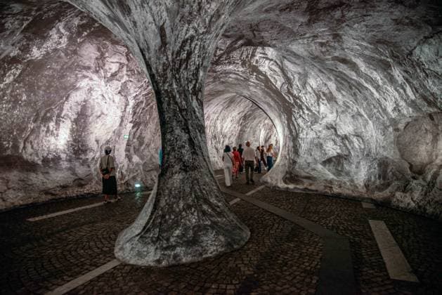 JR s trompe-l oeil Installation La Caverne Opening - Paris The opening of the Caverne du Pont Neuf, an immersive art installation that was initially scheduled to open on June 6 but was postponed due to a tear in the canvas caused by a storm, in Paris, France on June 15, 2024. Photo by Denis Prezat ABACAPRESS.COM Paris Ile-de-France France  Copyright: xPrezatxDenis ABACAx