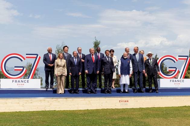 G7 SUMMIT PHOTO PQR LE DAUPHINE Grégory YETCHMENIZA Évian-les-Bains June 16, 2026 Évian-les-Bains, Haute-Savoie, June 15 POOL Le Dauphiné Libéré Group photo by Grégory Yetchmeniza Le Dauphiné Libéré Evian, France, June 16, 2026 G7 summit Évian-les-Bains, Haute-Savoie, Rhône-Alpes, France,detected_source_language  Copyright: xPHOTOPQR LExDAUPHINE MAXPPPxGrégoryxYETCHMENIZAx 20260616JDL6786 20260616JDL6786