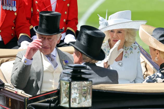 16.06.2026, Ascot, Windsor, GBR - Royal Procession. King Charles III and Camilla, the Queen Consort, arriving at the parade ring. Ascot racecourse. (Camilla, Queen, Ankunft, Koenig Charles, Royals, Portrait, Portraet) 260616D508ROYAL_ASCOT.JPG *** June 16, 2026, Ascot, Windsor, UK Royal Procession