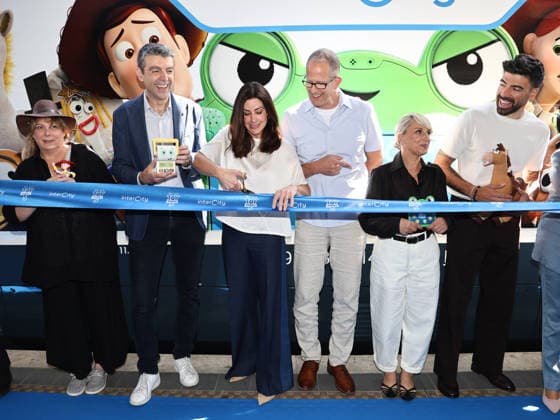IPA85750785 - Rome, Termini Station, photocall for the animated film Toy Story 5. Pictured: Ilaria Stagni, Federico Basso, Lindsey Collins, Pete Docter, Katia Follesa, Gianluca Gazzoli  Copyright: xMarcoxProvvisionatox xMarcoxProvvisionatox 85750785