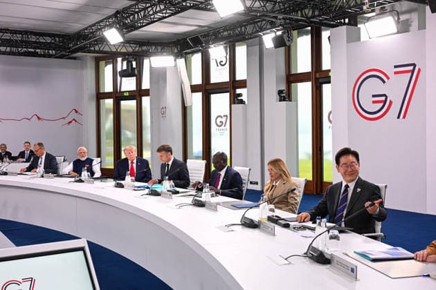 G7 Summit - Working Session International Investment Partnerships German Chancellor Friedrich Merz, India s Prime Minister Narendra Modi, U.S. President Donald Trump, French President Emmanuel Macron, Kenya s President William Ruto, Italian Prime Minister Giorgia Meloni, South Korea s President Lee Jae Myung attend working session with G7 leaders and outreach partners on international investment partnerships, during the G7 summit on June 16, 2026 in Evian-les-Bains, France. Leaders from the Group of 7 (G7) countries convened in Evian, France, near the Swiss border, for their annual summit to discuss challenges to peace and security for Ukraine and Europe, the situation in the Middle East, and other geopolitical issues. Evian-les-Bains Haut  Copyright: xAbdxRabboxAmmar ABACAx