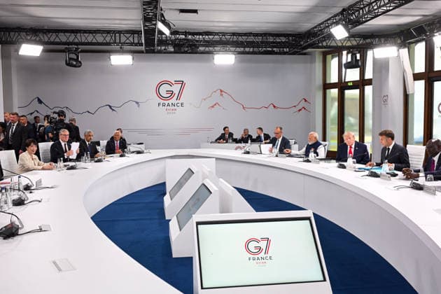 G7 Summit - Working Session International Investment Partnerships German Chancellor Friedrich Merz, India s Prime Minister Narendra Modi, U.S. President Donald Trump, French President Emmanuel Macron, Kenya s President William Ruto, Italian Prime Minister Giorgia Meloni, South Korea s President Lee Jae Myung, European Council President Antonio Costa, British Prime Minister Keir Starmer, Japanese Prime Minister Sanae Takaichi and other leaders attend working session with G7 leaders and outreach partners on international investment partnerships, during the G7 summit on June 16, 2026 in Evian-les-Bains, France. Leaders from the Group of 7 (G7) countries convened in Evian, France, near the Swiss border, for their annual summit to discuss challe  Copyright: xAbdxRabboxAmmar ABACAx