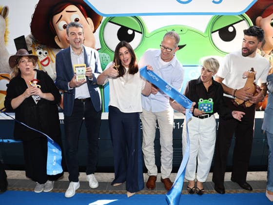 IPA85750790 - Rome, Termini Station, photocall for the animated film Toy Story 5. Pictured: Ilaria Stagni, Federico Basso, Lindsey Collins, Pete Docter, Katia Follesa, Gianluca Gazzoli  Copyright: xMarcoxProvvisionatox xMarcoxProvvisionatox 85750790