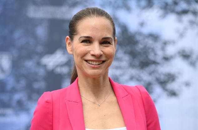 Kristina STERZ, Moderatorin, WDR, OWL Aktuell, Portraet, Porträt, Portrait, Angeschnittenes Einzelbild, Einzelmotiv, Spatenstich fuer den GOVSATCOM-Hub beim Deutschen Zentrum fuer Luft- und Raumfahrt DLR in Koeln, 16.06.2026. *** Kristina STERZ, Anchor, WDR, OWL Aktuell, Portrait, Single-frame shot, Groundbreaking ceremony for the GOVSATCOM Hub at the German Aerospace Center (DLR) in Cologne, June 16, 2026,detected_source_language