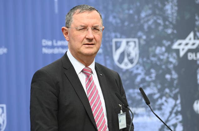Stephane BEEMELMANS, stllv. Vorstandsvorsitzender DLR, bei seiner Rede, Spatenstich fuer den GOVSATCOM-Hub beim Deutschen Zentrum fuer Luft- und Raumfahrt DLR in Koeln, 16.06.2026. *** Stephane BEEMELMANS, Deputy Chairman of the DLR Executive Board, during his speech at the groundbreaking ceremony for the GOVSATCOM Hub at the German Aerospace Center (DLR) in Cologne, June 16, 2026,detected_source_language