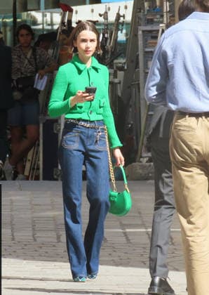 Emily in Paris Set - Paris Lily Collins during the set of the new season of Netflix series Emily in Paris, in Paris, France on June 16, 2026. Photo by ABACAPRESS.COM Paris France  Copyright: xABACAx