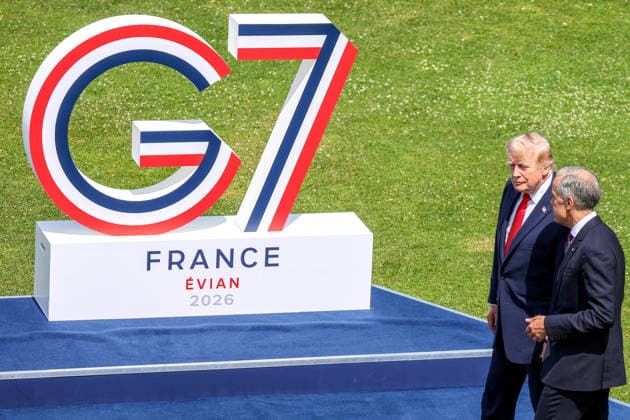 G7 Summit - Family Photo - Evian U.S. President Donald Trump and Canada s Prime Minister Mark Carney during a family photo at the G7 summit in Evian, France, on Tuesday June 16, 2026. Photo by Dominique Jacovides Pool ABACAPRESS.COM Evian France  Copyright: xJacovidesxDominique Pool ABACAx