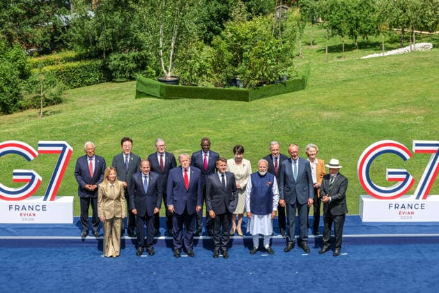 G7 Summit - Family Photo - Evian European Council President Antonio Costa, Italian Prime Minister Giorgia Meloni, South Korean President Lee Jae Myung, Egyptian President Abdel Fattah al-Sisi, Prime Minister Sir Keir Starmer, U.S. President Donald Trump, Kenyan President William Ruto, French President Emmanuel Macron, Japanese Prime Minister Sanae Takaichi, Indian Prime Minister Narendra Modi, Canadian Prime Minister Mark Carney, German Chancellor Friedrich Merz, European Commission President Ursula von der Leyen and Brazilian President Luiz Inacio Lula da Silva during a family photo at the G7 summit in Evian, France, on Tuesday June 16, 2026. Photo by Dominique Jacovides Pool ABACAPRESS.COM Evian France  Copyright: xJacovidesxDominique Pool ABACAx