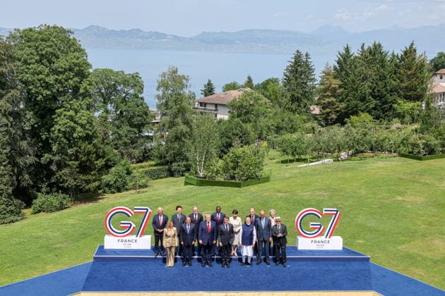 G7 Summit - Family Photo - Evian European Council President Antonio Costa, Italian Prime Minister Giorgia Meloni, South Korean President Lee Jae Myung, Egyptian President Abdel Fattah al-Sisi, Prime Minister Sir Keir Starmer, U.S. President Donald Trump, Kenyan President William Ruto, French President Emmanuel Macron, Japanese Prime Minister Sanae Takaichi, Indian Prime Minister Narendra Modi, Canadian Prime Minister Mark Carney, German Chancellor Friedrich Merz, European Commission President Ursula von der Leyen and Brazilian President Luiz Inacio Lula da Silva during a family photo at the G7 summit in Evian, France, on Tuesday June 16, 2026. Photo by Dominique Jacovides Pool ABACAPRESS.COM Evian France  Copyright: xJacovidesxDominique Pool ABACAx