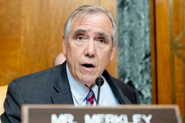June 16, 2026, Washington, District Of Columbia, USA: U.S. Senator JEFF MERKLEY (D-OR) speaking at a hearing of the Senate Budget committee at the U.S. Capitol in Washington, D.C. Washington USA  - ZUMAb161 20260616_aap_b161_033 Copyright: xMichaelxBrochsteinx