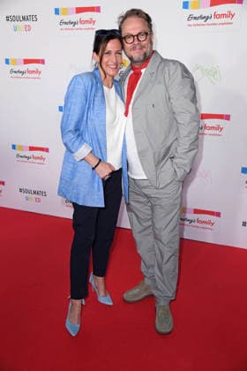 Ulrike Frank mit Ehemann Marc Schubring bei der ERNSTING™S FAMILY FASHION SHOW HERBST WINTER 2026 im Empire Riverside Hotel in Hamburg am 16.06.2026 *** Ulrike Frank with her husband Marc Schubring at the ERNSTING™S FAMILY FASHION SHOW FALL WINTER 2026 at the Empire Riverside Hotel in Hamburg on June 16, 2026 ,detected_source_language