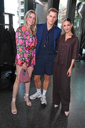 Vanessa Meisinger, Lukas Sauer, Nadine Menz bei der ERNSTING™S FAMILY FASHION SHOW HERBST WINTER 2026 im Empire Riverside Hotel in Hamburg am 16.06.2026 *** Vanessa Meisinger, Lukas Sauer, and Nadine Menz at the ERNSTING™S FAMILY FASHION SHOW FALL WINTER 2026 at the Empire Riverside Hotel in Hamburg on June 16, 2026 ,detected_source_language