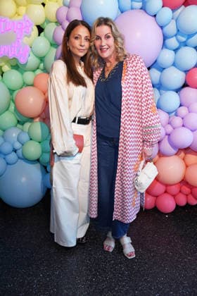 Arzu Bazman, Alexa Maria Surholt bei der ERNSTING™S FAMILY FASHION SHOW HERBST WINTER 2026 im Empire Riverside Hotel in Hamburg am 16.06.2026 *** Arzu Bazman and Alexa Maria Surholt at the ERNSTING™S FAMILY FASHION SHOW FALL WINTER 2026 at the Empire Riverside Hotel in Hamburg on June 16, 2026 ,detected_source_language