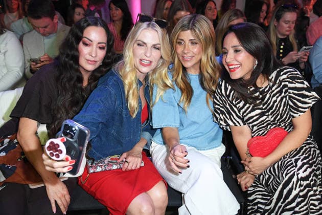Miyabi Kawai, Tanja Buelter, Panagiota Petridou, Nina Moghaddam bei der ERNSTING™S FAMILY FASHION SHOW HERBST WINTER 2026 im Empire Riverside Hotel in Hamburg am 16.06.2026 *** Miyabi Kawai, Tanja Buelter, Panagiota Petridou, and Nina Moghaddam at the ERNSTING™S FAMILY FASHION SHOW FALL WINTER 2026 at the Empire Riverside Hotel in Hamburg on June 16, 2026 ,detected_source_language