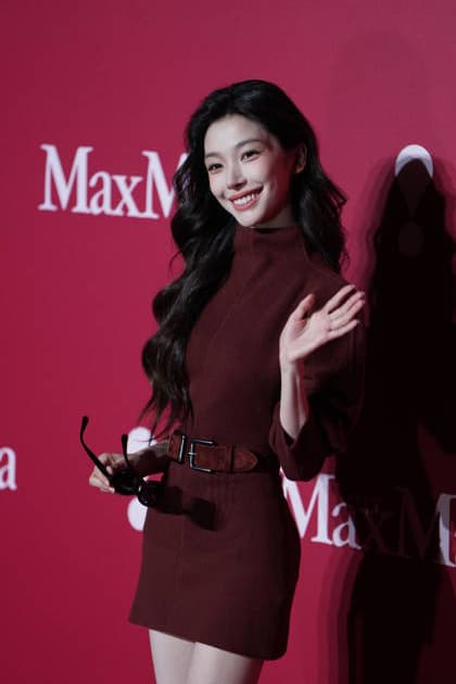 SHANGHAI, CHINA - JUNE 16: Yi Mengling attends the Max Mara Resort 2027 Show on June 16, 2026 in Shanghai, China.  Copyright: xVCGx 111648621929