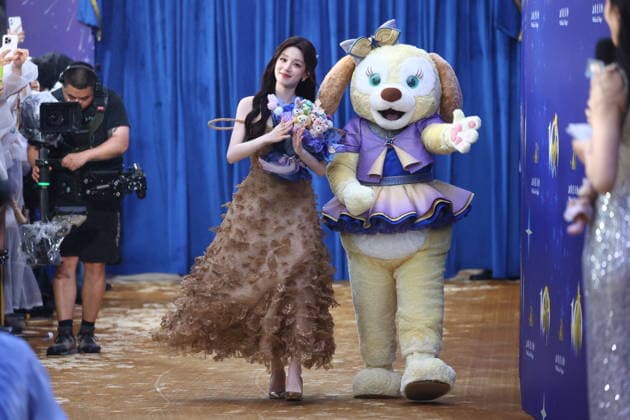 SHANGHAI, CHINA - JUNE 15: Singer Song Yuqi attends the special gala for the 10th anniversary celebration of Shanghai Disney Resort on June 15, 2026 in Shanghai, China. A celebration was held on June 15 to mark the 10th anniversary of Shanghai Disney Resort, which first opened to visitors on June 16, 2016.  Copyright: xVCGx 111648593063