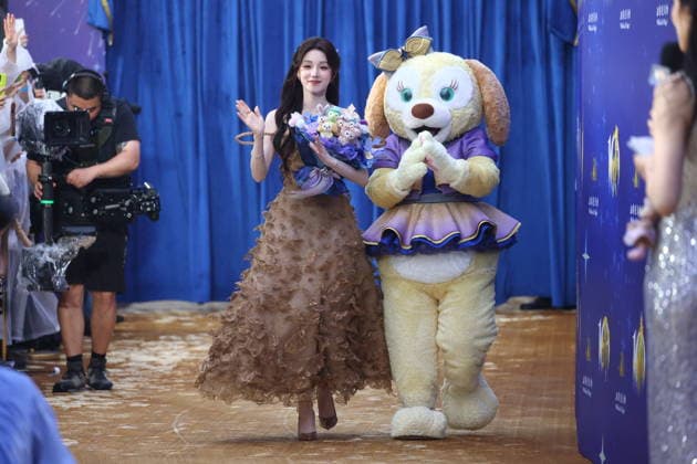 SHANGHAI, CHINA - JUNE 15: Singer Song Yuqi attends the special gala for the 10th anniversary celebration of Shanghai Disney Resort on June 15, 2026 in Shanghai, China. A celebration was held on June 15 to mark the 10th anniversary of Shanghai Disney Resort, which first opened to visitors on June 16, 2016.  Copyright: xVCGx 111648593062
