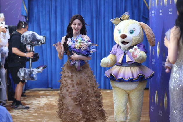 SHANGHAI, CHINA - JUNE 15: Singer Song Yuqi attends the special gala for the 10th anniversary celebration of Shanghai Disney Resort on June 15, 2026 in Shanghai, China. A celebration was held on June 15 to mark the 10th anniversary of Shanghai Disney Resort, which first opened to visitors on June 16, 2016.  Copyright: xVCGx 111648593064