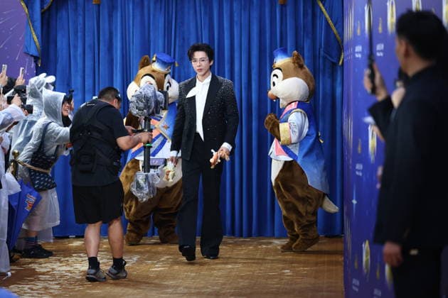 SHANGHAI, CHINA - JUNE 15: Singer Liu Yuning attends the special gala for the 10th anniversary celebration of Shanghai Disney Resort on June 15, 2026 in Shanghai, China. A celebration was held on June 15 to mark the 10th anniversary of Shanghai Disney Resort, which first opened to visitors on June 16, 2016.  Copyright: xVCGx 111648593054