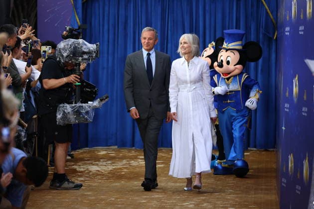 SHANGHAI, CHINA - JUNE 15: Bob Iger, former CEO of the Walt Disney Company, attends the special gala for the 10th anniversary celebration of Shanghai Disney Resort on June 15, 2026 in Shanghai, China. A celebration was held on June 15 to mark the 10th anniversary of Shanghai Disney Resort, which first opened to visitors on June 16, 2016.  Copyright: xVCGx 111648593032