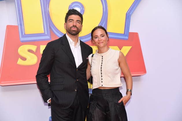 IPA85769108 - Rome, Teatro Sistina: Preview of the movie Toy Story 5. Pictured: Gianluca Gazzoli with his wife, Sara Bolla  Copyright: xVincenzoxLandix xVincenzoxLandix 85769108