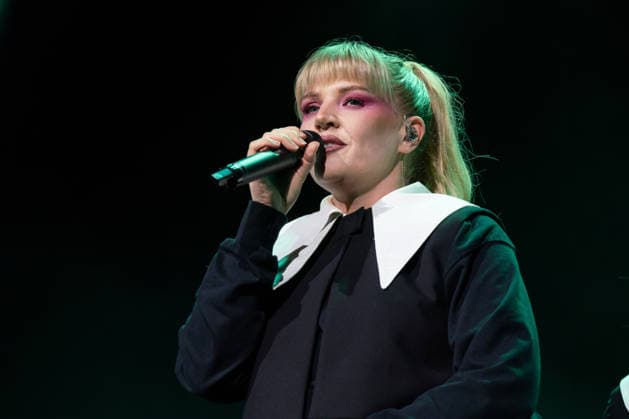 June 16, 2026, London, Lanarkshire, United Kingdom: Rebecca Lucy Taylor, known professionally as Self Esteem performs live on stage during a concert. Rebecca Lucy Taylor, also known professionally as Self Esteem, Played the first concert on opening night June 16th of London s newest live entertainment venue British Airways ARC,.Support Artist was Joshua Idehen London United Kingdom - ZUMAs197 20260616_aaa_s197_414 Copyright: xBonniexBritainx