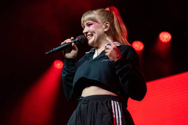 June 16, 2026, London, Lanarkshire, United Kingdom: Rebecca Lucy Taylor, known professionally as Self Esteem performs live on stage during a concert. Rebecca Lucy Taylor, also known professionally as Self Esteem, Played the first concert on opening night June 16th of London s newest live entertainment venue British Airways ARC,.Support Artist was Joshua Idehen London United Kingdom  - ZUMAs197 20260616_aaa_s197_420 Copyright: xBonniexBritainx