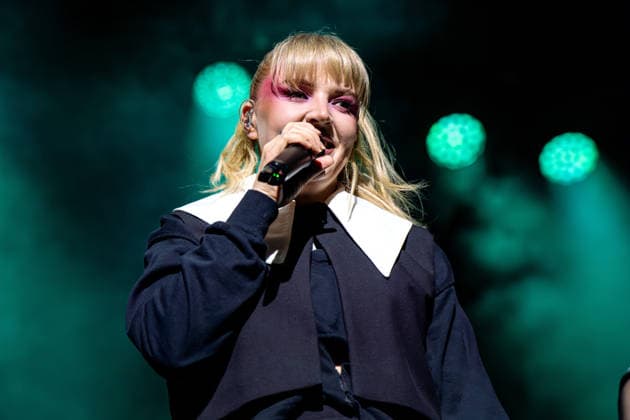 June 16, 2026, London, Lanarkshire, United Kingdom: Rebecca Lucy Taylor, known professionally as Self Esteem performs live on stage during a concert. Rebecca Lucy Taylor, also known professionally as Self Esteem, Played the first concert on opening night June 16th of London s newest live entertainment venue British Airways ARC,.Support Artist was Joshua Idehen London United Kingdom  - ZUMAs197 20260616_aaa_s197_436 Copyright: xBonniexBritainx