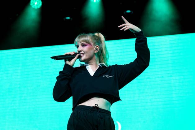 June 16, 2026, London, Lanarkshire, United Kingdom: Rebecca Lucy Taylor, known professionally as Self Esteem performs live on stage during a concert. Rebecca Lucy Taylor, also known professionally as Self Esteem, Played the first concert on opening night June 16th of London s newest live entertainment venue British Airways ARC,.Support Artist was Joshua Idehen London United Kingdom  - ZUMAs197 20260616_aaa_s197_440 Copyright: xBonniexBritainx