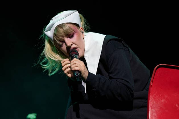 June 16, 2026, London, Lanarkshire, United Kingdom: Rebecca Lucy Taylor, known professionally as Self Esteem performs live on stage during a concert. Rebecca Lucy Taylor, also known professionally as Self Esteem, Played the first concert on opening night June 16th of London s newest live entertainment venue British Airways ARC,.Support Artist was Joshua Idehen London United Kingdom - ZUMAs197 20260616_aaa_s197_416 Copyright: xBonniexBritainx