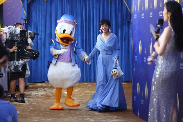 SHANGHAI, CHINA - JUNE 15: Actress Susan Sun Li arrives for the special gala for the 10th anniversary celebration of Shanghai Disney Resort on June 15, 2026 in Shanghai, China. A celebration was held on June 15 to mark the 10th anniversary of Shanghai Disney Resort, which first opened to visitors on June 16, 2016.  Copyright: xVCGx 111648593076