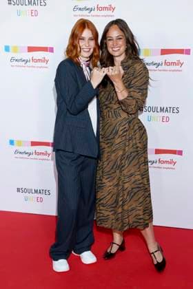 ABB ERNSTINGS - Marlene Krug, Saskia Grimm, zu Gast bei der Ernsting s family Fashion Show HW 2026 im Empire Riverside Hotel in Hamburg 16.06.2026 Hamburg Deutschland *** ABB ERNSTINGS Marlene Krug and Saskia Grimm, guests at the Ernstings family Fall Winter 2026 Fashion Show at the Empire Riverside Hotel in Hamburg on June 16, 2026, Hamburg, Germany,detected_source_language