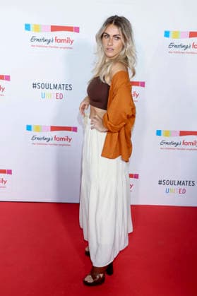 ABB ERNSTINGS- Sarah Mangione, zu Gast bei der Ernsting s family Fashion Show HW 2026 im Empire Riverside Hotel in Hamburg 16.06.2026 Hamburg Deutschland *** ABB ERNSTINGS Sarah Mangione, guest at the Ernstings family Fall Winter 2026 Fashion Show at the Empire Riverside Hotel in Hamburg on June 16, 2026, Hamburg, Germany,detected_source_language