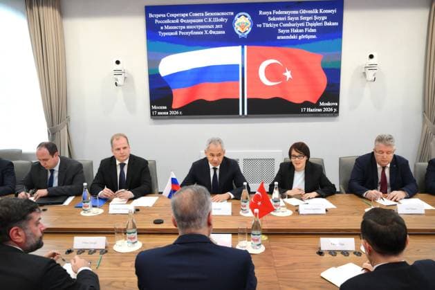 Russia Turkey 9190461 17.06.2026 Russian Security Council Secretary Sergei Shoigu, centre, attends a meeting with Turkish Foreign Minister Hakan Fidan in Moscow, Russia. Grigory Sysoev Sputnik Moscow Russia  Copyright: xGrigoryxSysoevx