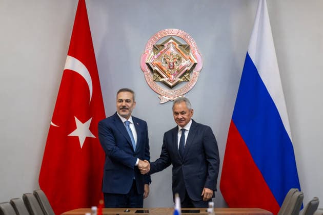 Turkish Foreign Minister Hakan Fidan in Moscow MOSCOW, RUSSIA - JUNE 17: Turkish Foreign Minister Hakan Fidan (L) meets with Russian Security Council Secretary Sergei Shoigu (R) during his official visit in Moscow, Russia, on June 17, 2026. Mustafa Hatipoglu Anadolu Moscow Russia. Editorial use only. Please get in touch for any other usage.  Copyright: x2026xAnadoluxMustafaxHatipoglux