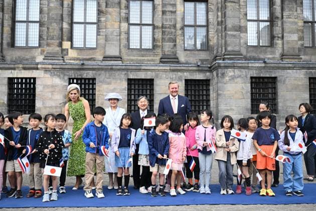 Amsterdam, The Netherlands, 2026-06-17 10:16:39 AMSTERDAM, 17-06-2026, Dam Square At the invitation of King Willem-Alexander and Queen Maxima, Emperor Naruhito of Japan is paying a state visit to the Netherlands. Emperor Naruhito is accompanied by Her Majesty Empress Masako. The state visit is a confirmation of the close and historic relationship between Japan and the Netherlands. The countries share 426 years of bilateral relations. PHOTO: NLBeeld Patrick van Emst In the photo: King Willem-Alexander and Queen Maxima officially welcome Emperor Naruhito and Empress Masako at Dam Square in Amsterdam. After the delegations are introduced, the Royal Military Band Johan Willem Friso plays the national anthems of both countries. This is follo  Copyright: xx x