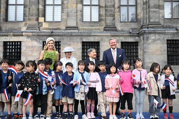Amsterdam, The Netherlands, 2026-06-17 10:17:05 AMSTERDAM, 17-06-2026, Dam Square At the invitation of King Willem-Alexander and Queen Maxima, Emperor Naruhito of Japan is paying a state visit to the Netherlands. Emperor Naruhito is accompanied by Her Majesty Empress Masako. The state visit is a confirmation of the close and historic relationship between Japan and the Netherlands. The countries share 426 years of bilateral relations. PHOTO: NLBeeld Patrick van Emst In the photo: King Willem-Alexander and Queen Maxima officially welcome Emperor Naruhito and Empress Masako at Dam Square in Amsterdam. After the delegations are introduced, the Royal Military Band Johan Willem Friso plays the national anthems of both countries. This is follo  Copyright: xx x