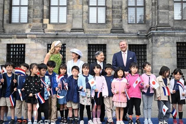 Amsterdam, The Netherlands, 2026-06-17 10:17:06 AMSTERDAM, 17-06-2026, Dam Square At the invitation of King Willem-Alexander and Queen Maxima, Emperor Naruhito of Japan is paying a state visit to the Netherlands. Emperor Naruhito is accompanied by Her Majesty Empress Masako. The state visit is a confirmation of the close and historic relationship between Japan and the Netherlands. The countries share 426 years of bilateral relations. PHOTO: NLBeeld Patrick van Emst In the photo: King Willem-Alexander and Queen Maxima officially welcome Emperor Naruhito and Empress Masako at Dam Square in Amsterdam. After the delegations are introduced, the Royal Military Band Johan Willem Friso plays the national anthems of both countries. This is follo  Copyright: xx x