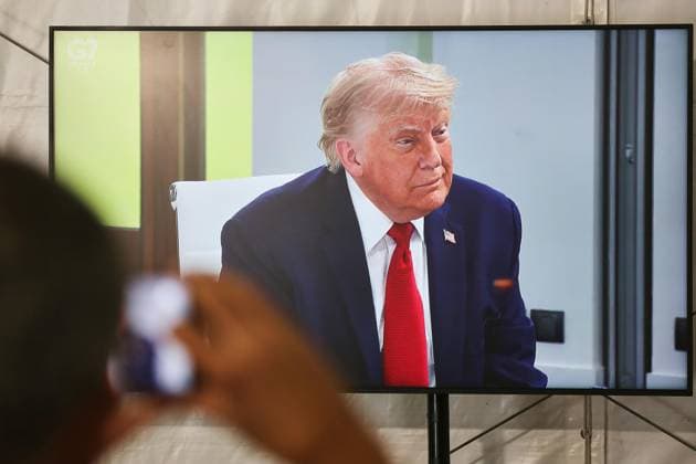Évian-les-Bains, Frankreich, 17.06.2026: G7-Gipfel: Donald Trump zu Beginn der ersten Arbeitssitzung am letzten Gipfeltag live auf einem Monitor im Medienzentrum *** Évian-les-Bains, France, June 17, 2026 Copyright: xdtsxNachrichtenagenturx dts_123642