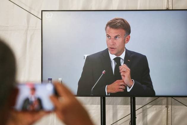 Évian-les-Bains, Frankreich, 17.06.2026: G7-Gipfel: Frankreichs Präsident Emmanuel Macron zu Beginn der ersten Arbeitssitzung am letzten Gipfeltag live auf einem Monitor im Medienzentrum *** Évian-les-Bains, France, June 17, 2026 Copyright: xdtsxNachrichtenagenturx dts_123644