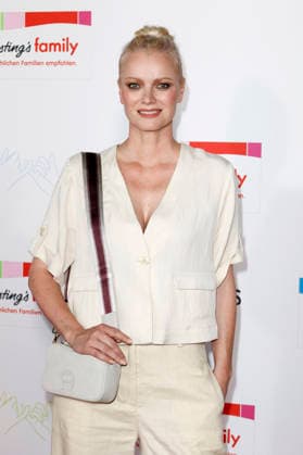 Franziska Knuppe bei der Ernsting s Family Fashion Show 2026 im Empire Riverside Hotel. Hamburg, 16.06.2026 *** Franziska Knuppe at the Ernstings Family Fashion Show 2026 at the Empire Riverside Hotel in Hamburg, June 16, 2026,detected_source_language Foto:xC.xTamckex xFuturexImagex ernstings_6697