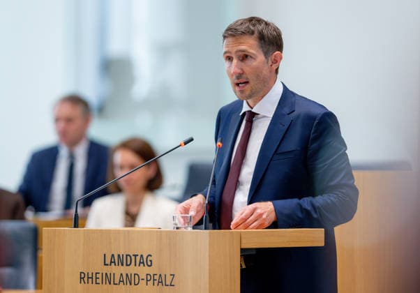 Christoph Gensch CDU RLP Christoph Gensch, der neue Fraktionsvorsitzende der CDU in Rheinland-Pfalz hält am 17.06.2026 im Landtag in Mainz eine Rede. Mainz Rheinland-Pfalz Deutschland *** Christoph Gensch, CDU RLP